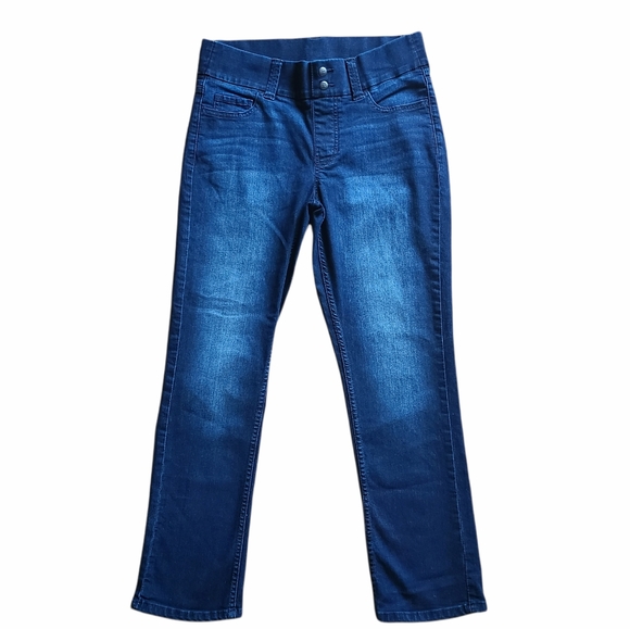 riders pull on jeans